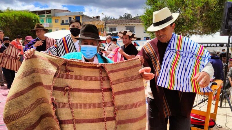 En Saraguro lucieron sus alforjas