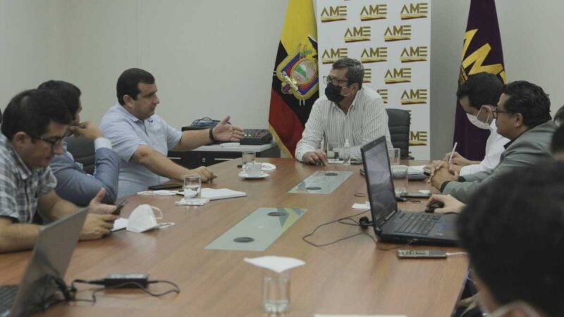 La Prefectura y AME Manabí articulan acciones para obras y proyectos