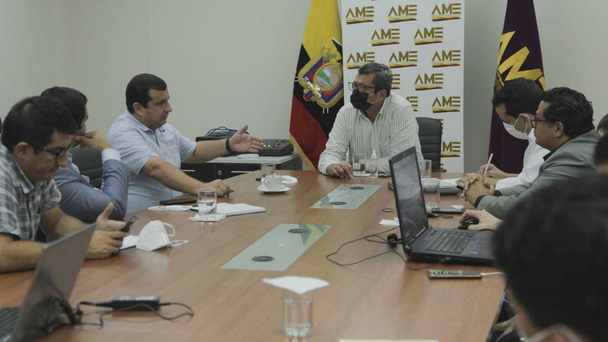 La Prefectura y AME Manabí articulan acciones para obras y proyectos