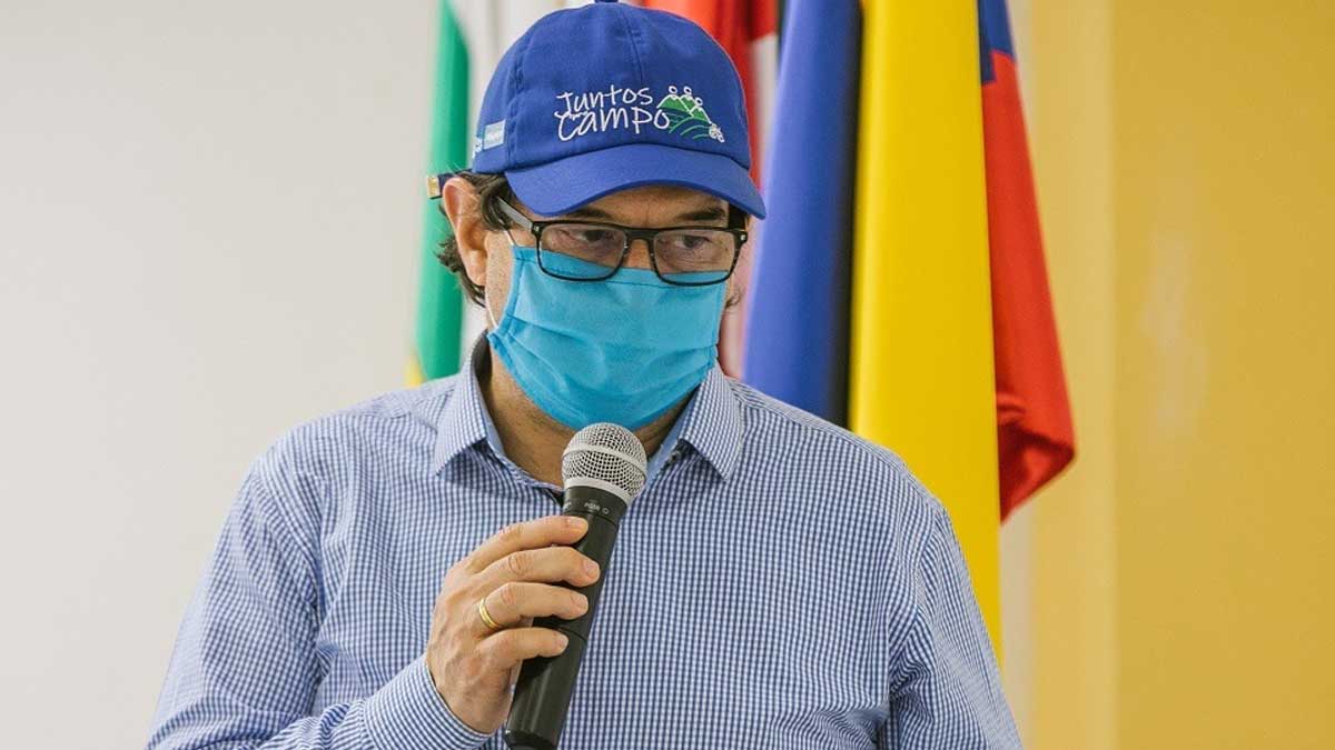 Vacunando vamos a mantener el estatus sanitario y continuaremos incrementando las exportaciones de carne bovina: ministro Rodolfo Zea Navarro