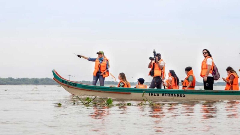 ¡El dragado va porque va! Comunicadores constatan la magnitud del problema del sedimento que está afectando el río Guayas