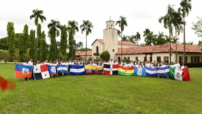 266 nuevos profesionales agrícolas se graduaron en ZAMORANO