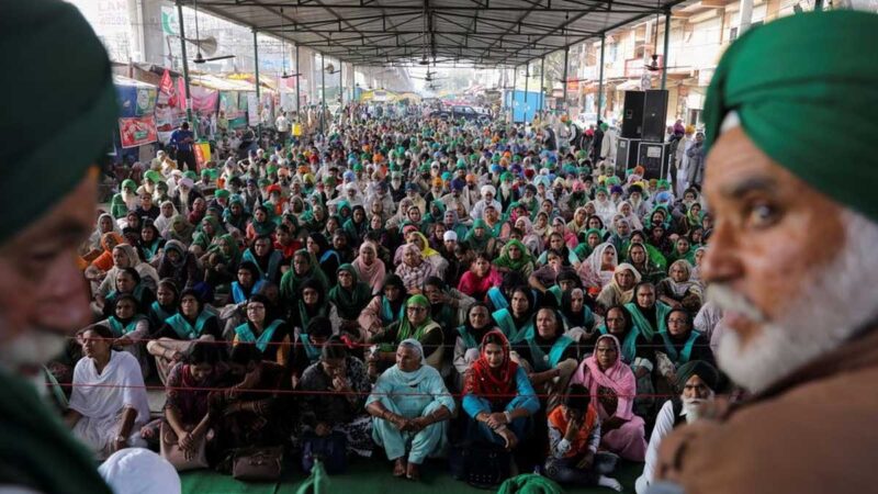 Agricultores reciben una nueva oferta del gobierno