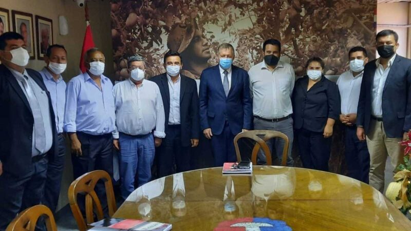 Directores de Escuelas Agrícolas del MAG, se reunieron con el titular de la institución