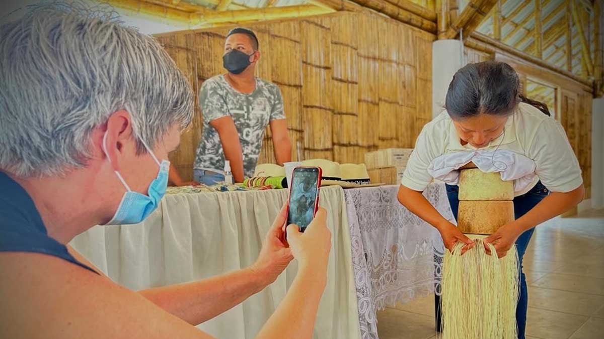 En la comuna de Pile se conmemoró el noveno aniversario de la declaratoria del Tejido de Paja Toquilla como Patrimonio Cultural Inmaterial de la Humanidad