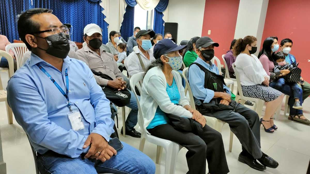 En los cantones Olmedo y Chaguarpamba se entregan títulos de propiedad de tierras