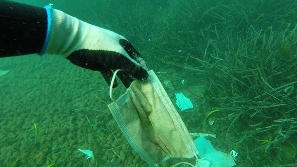 La mala eliminación de mascarillas puede crear un desastre medioambiental