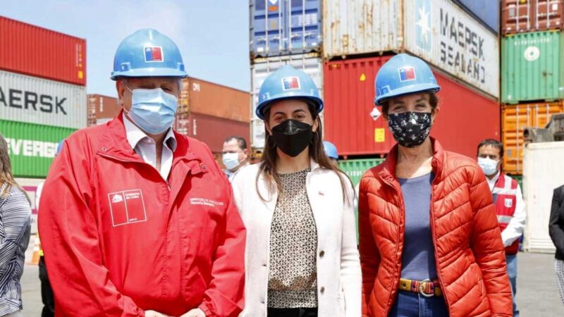 Ministra Undurraga y Hutt inauguran nuevo centro de inspección del SAG en el Puerto de San Antonio