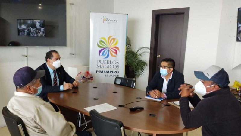 Productores frutícolas reciben apoyo para mejorar su trabajo