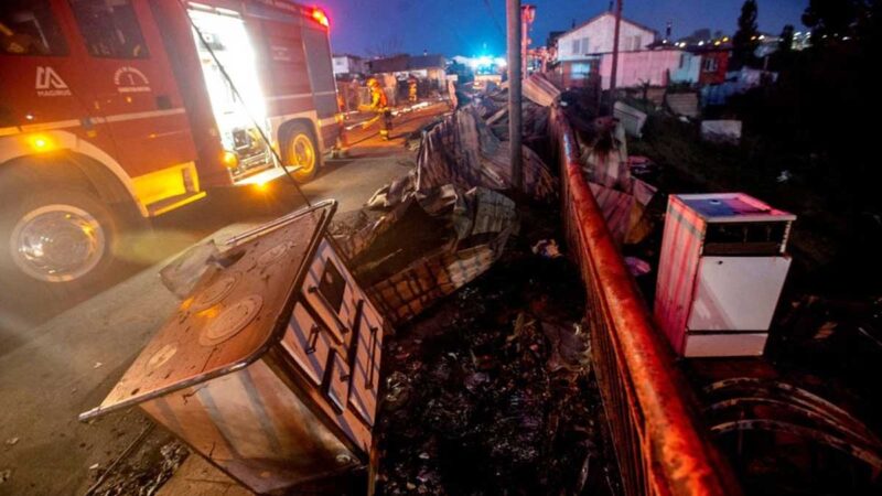 Se calcinan 100 viviendas por incendio forestal en la isla Chiloé