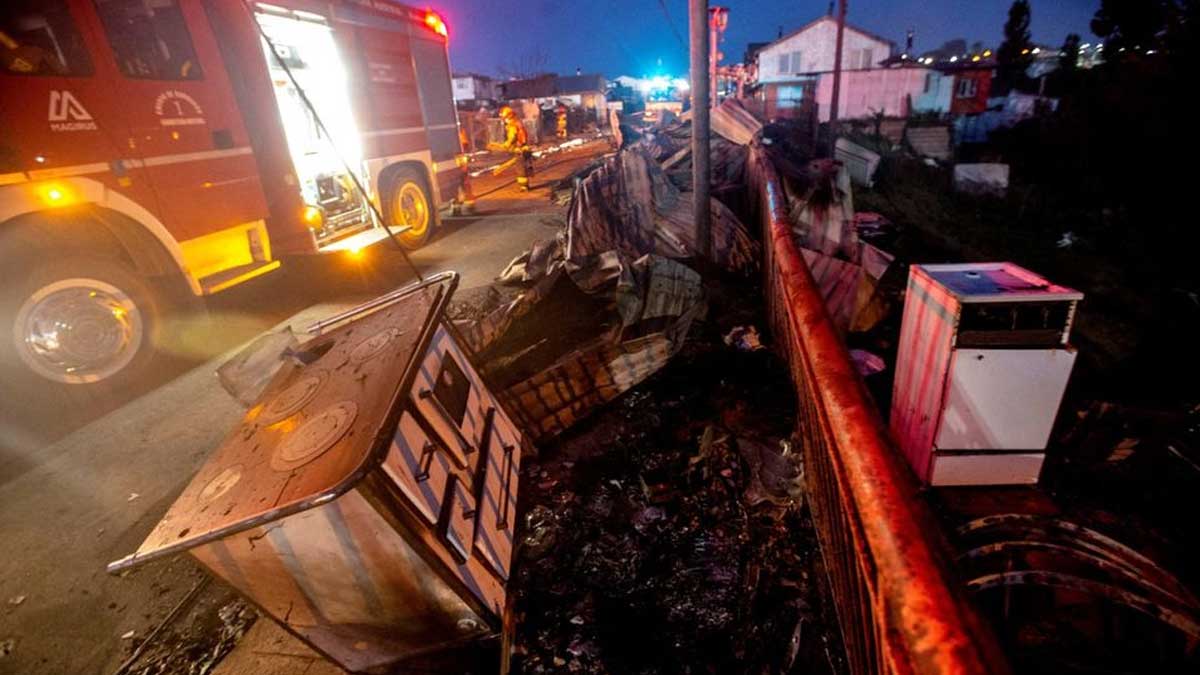 Se calcinan 100 viviendas por incendio forestal en la isla Chiloé