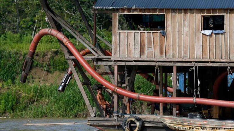 Brasil suspende permisos para explorar oro en áreas preservadas de la Amazonía