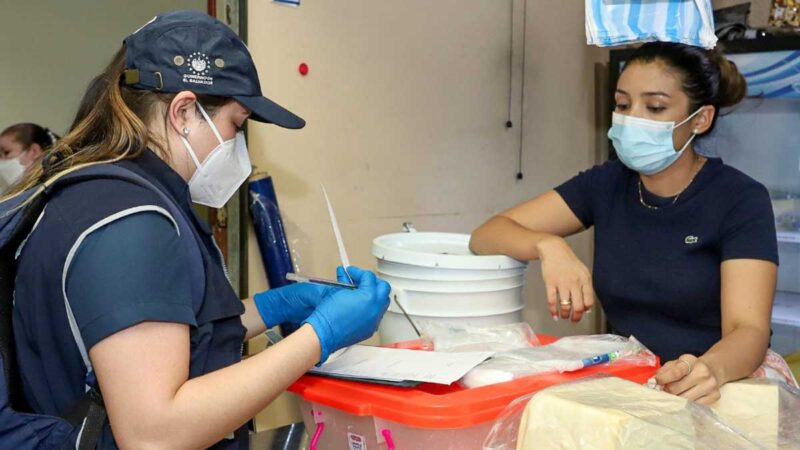 Prefecto constata obras viales en Yacuambi