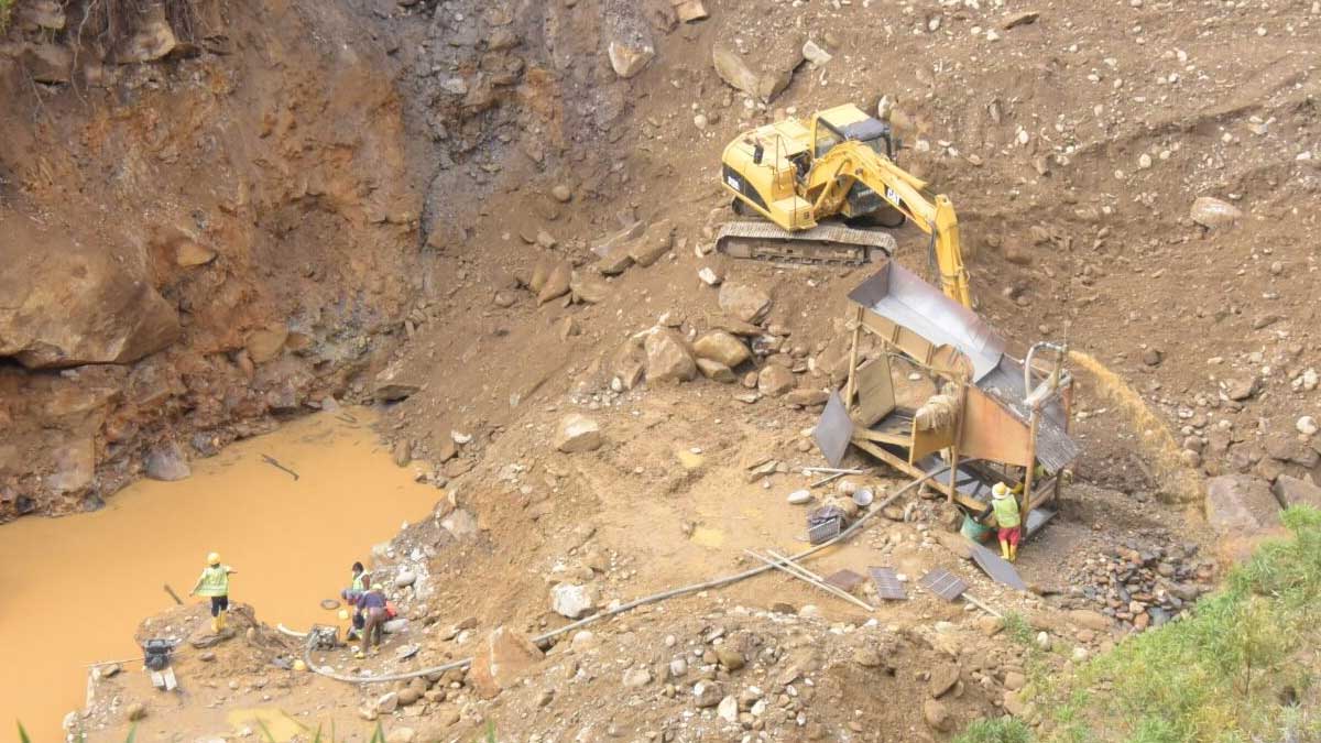 Prefectura del Azuay emitirá informe técnico sobre situación presentada en Infiernillos – Sígsig