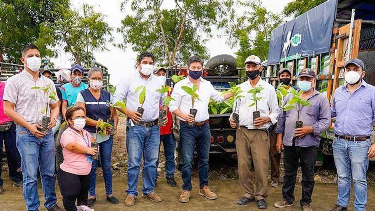 Prefectura impulsará nuevos proyectos productivos en beneficio de los agricultores