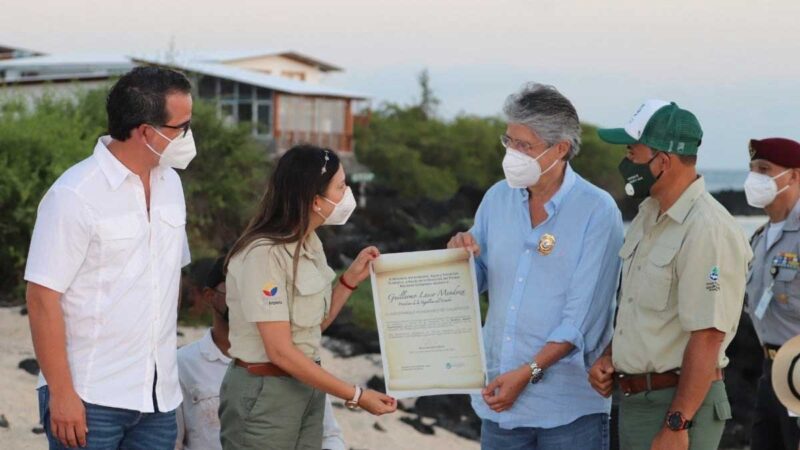Presidente Guillermo Lasso fue nombrado Guardaparque Honorario de Galápagos