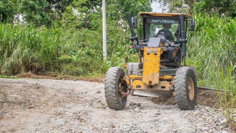 Realizan la reconformación de la vía al Talín