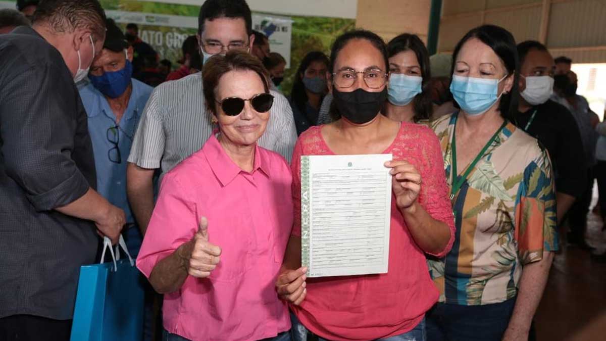 Agricultores del asentamiento de Itamarati reciben contratos de crédito y primeros títulos definitivos