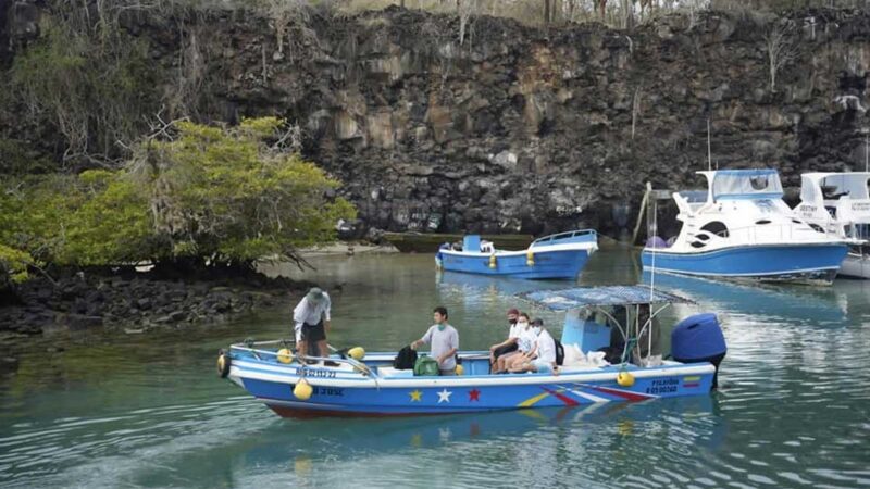 Jornada de limpieza costera por Anexión de Galápagos a Ecuador