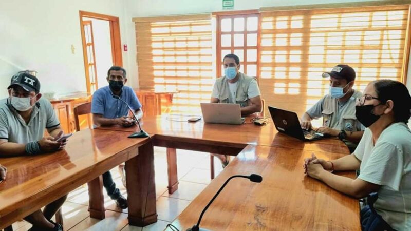 Pescadores artesanales firmaron junto a la autoridad ambiental un acuerdo con medidas de manejo responsable para la pesquería de langostino