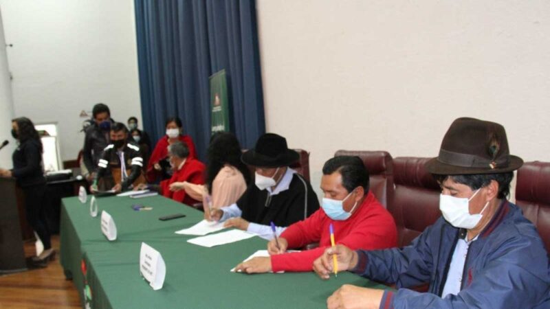 Se firma convenios con Representantes de Movimientos Indígenas