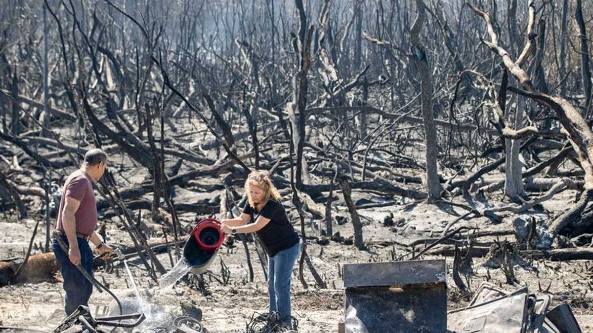 Los incendios forestales del Panhandle de Florida obligan a evacuar cientos de hogares