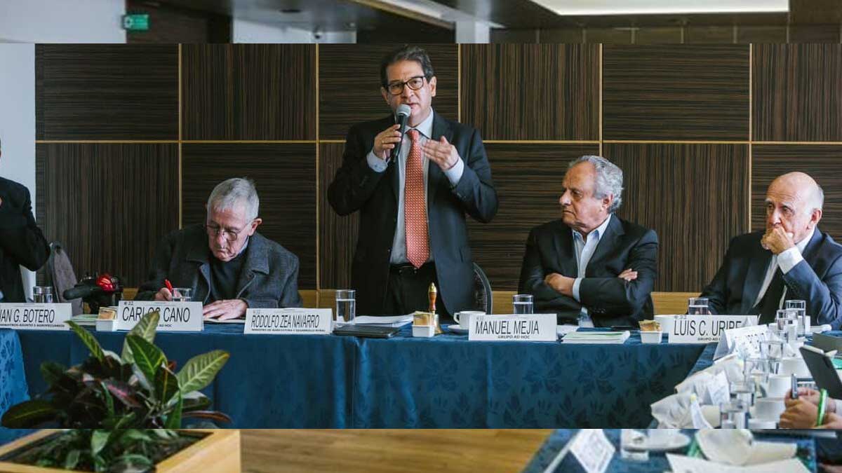 Ministerio de Agricultura consolida estrategia para disminución de importaciones de soya y maíz
