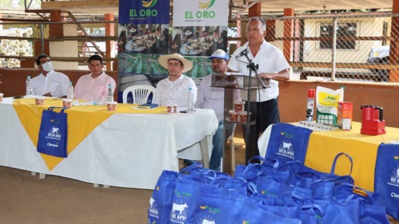 Prefectura ejecuta programa de mejoramiento genético bovino