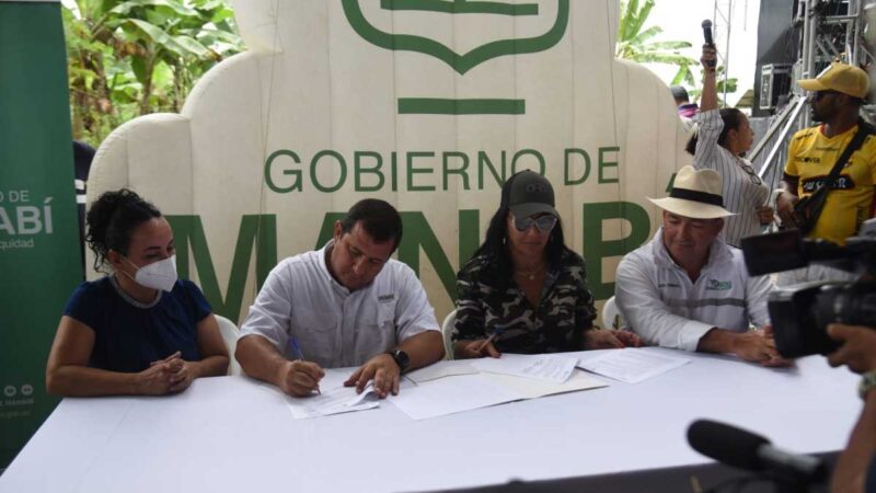 Prefecturas de Manabí y Esmeraldas impulsarán la construcción de nuevo puente carrozable en los límites provinciales