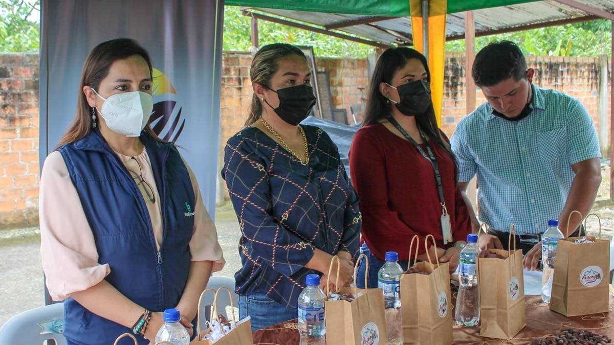 Productores cacaoteros de Zhucay cuentan con planta de procesamiento