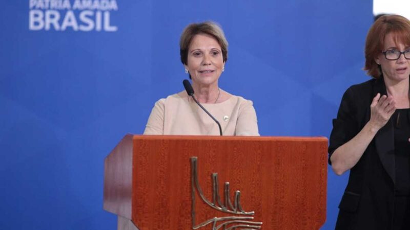 Tereza Cristina se despide del cargo de ministra y destaca los logros de los productores rurales en los últimos tres años; Marcos Montes es el nuevo ministro