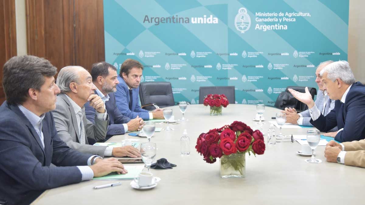 Agricultura y CIAFA trabajan en conjunto para garantizar el abastecimiento en la próxima cosecha