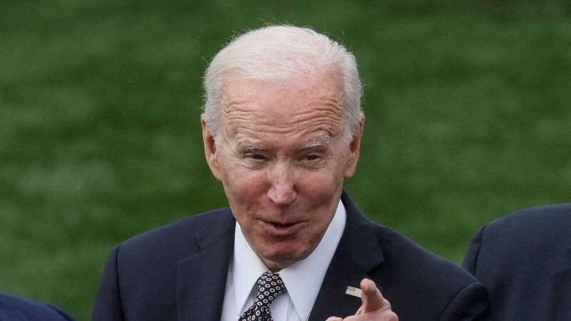 Biden prohíbe barcos vinculados a Rusia en puertos estadounidenses