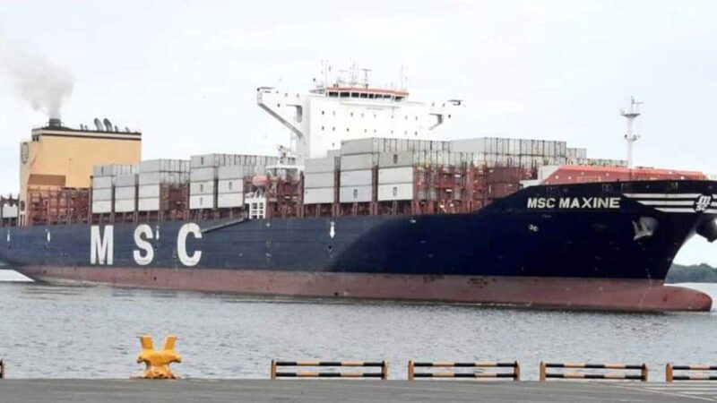 Buque llevará contenedores de banano ecuatoriano al mundo