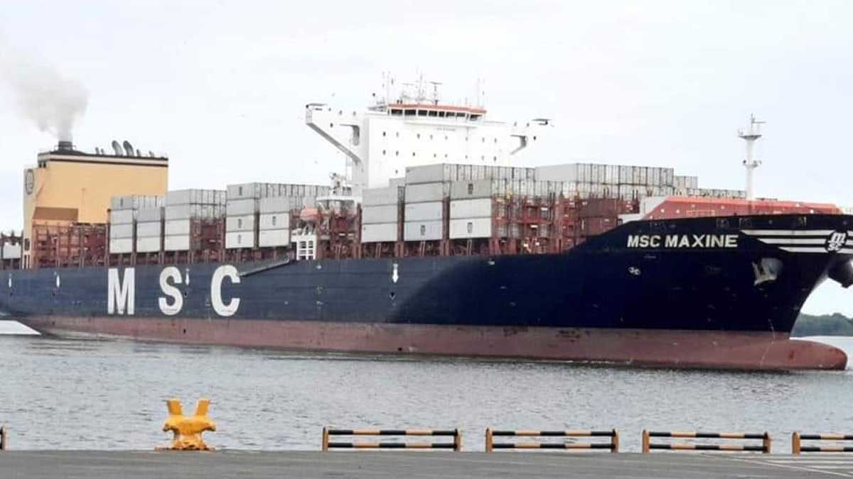 Buque llevará contenedores de banano ecuatoriano al mundo