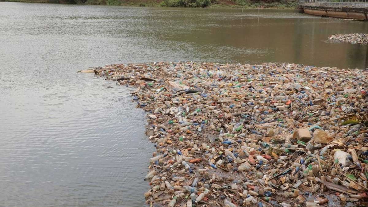 Ciudad congoleña convierte su problema de plástico en beneficio