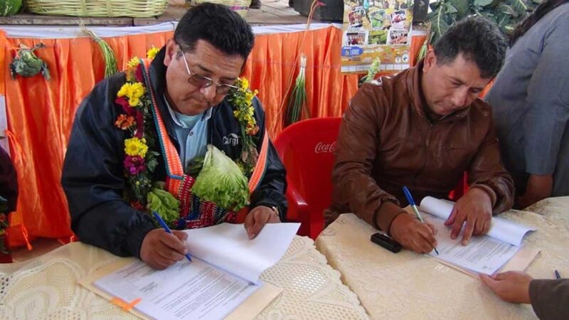 Gobierno firma convenio para la implementación de tiendas agropecuarias