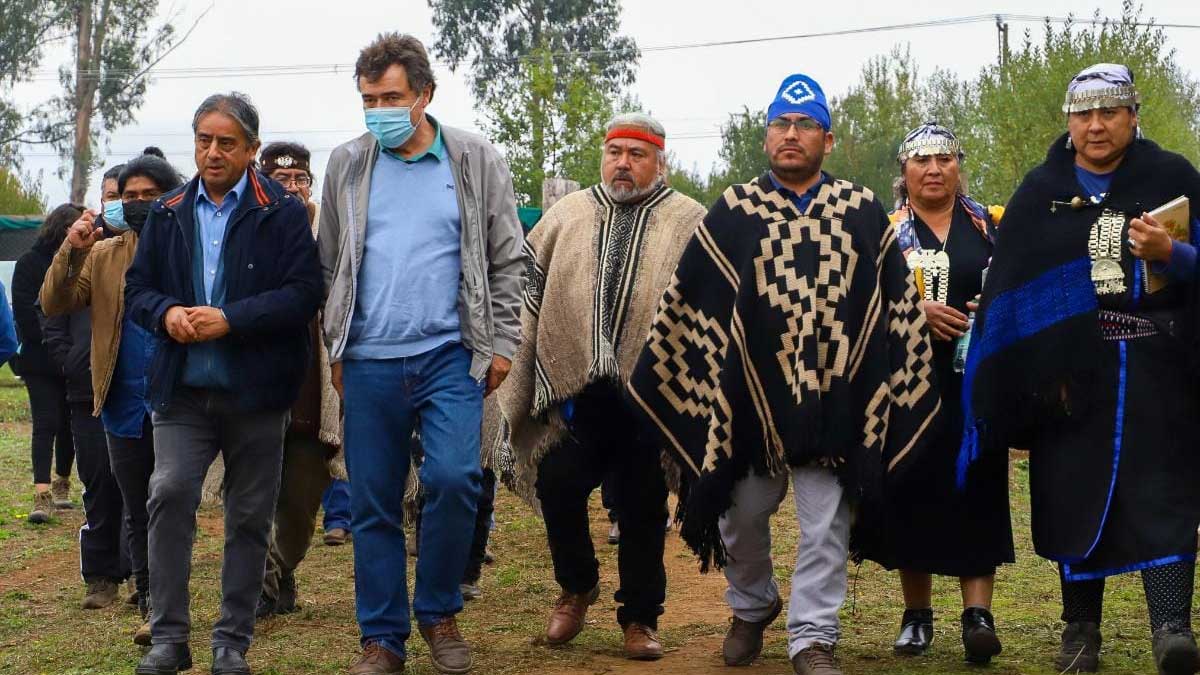 Ministro de Agricultura lidera encuentro con distintas organizaciones y comunidades mapuche en La Araucanía
