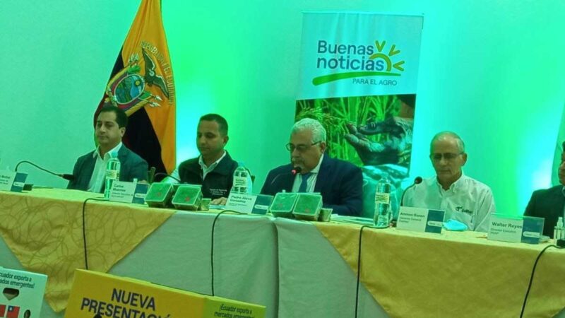 Ministro de Agricultura presenta variedades de banano, tolerantes a Foc R4T