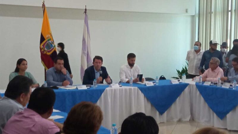 Ministro de Gobierno mantuvo diálogo con productores bananeros