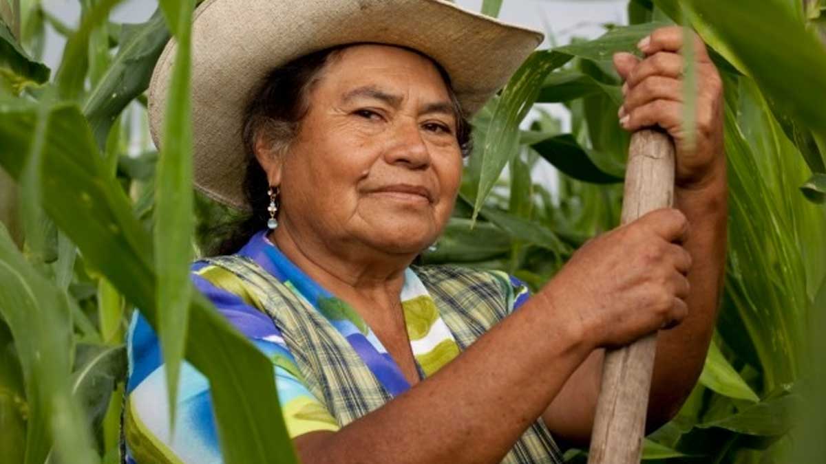 Se realizó conversatorio sobre financiamiento productivo con enfoque de género