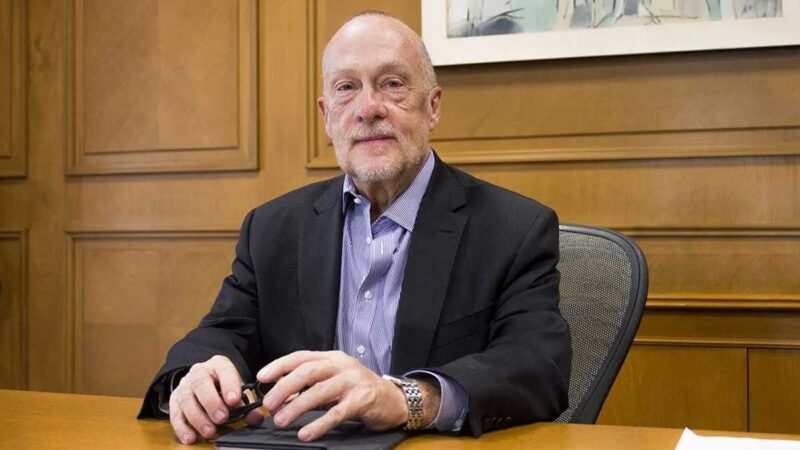 Consejero del Banco de México advierte implementar controles de precios