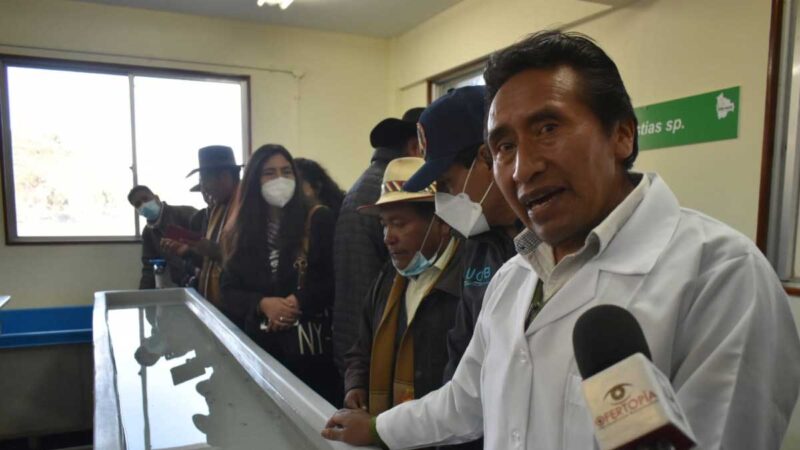 Gobierno implementa laboratorios para fortalecer la producción de peces en el lago Titicaca