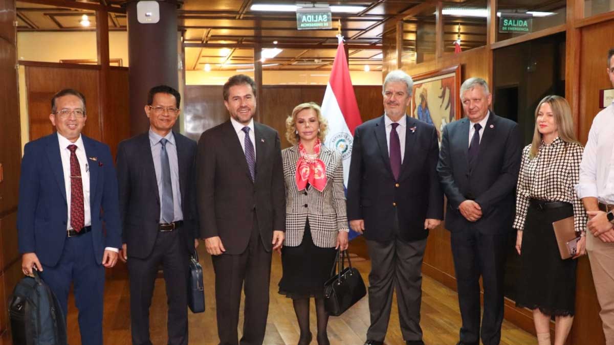 Ministro Bertoni participó del encuentro con representantes de países asiáticos