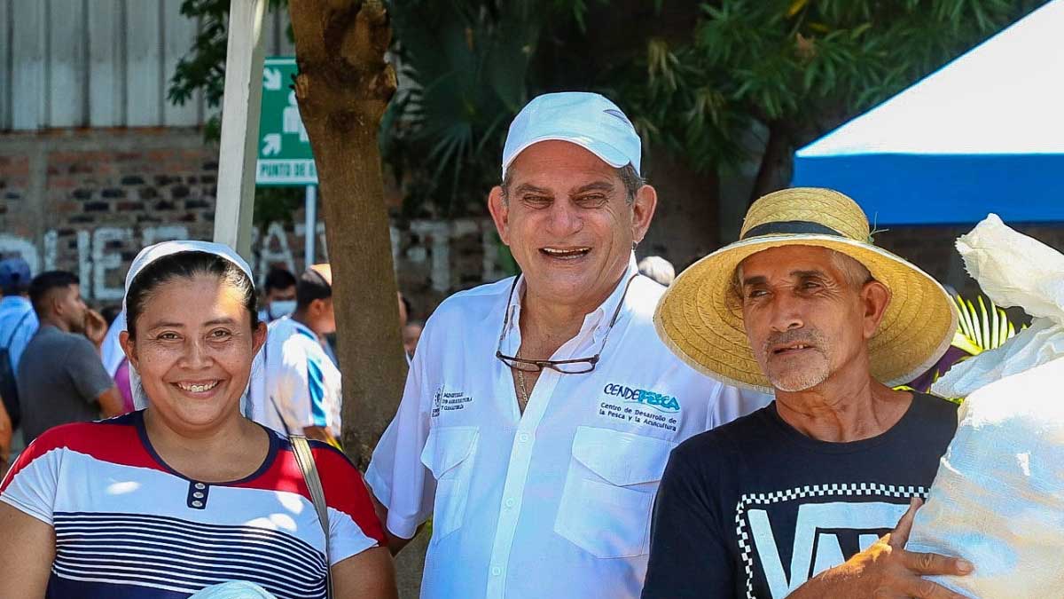 Pescadores recibirán paquetes alimenticios durante la veda de camarón marino