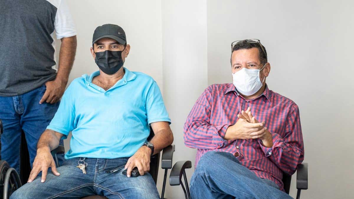 Prefecto Terán se reúne con productores bananeros de Babahoyo