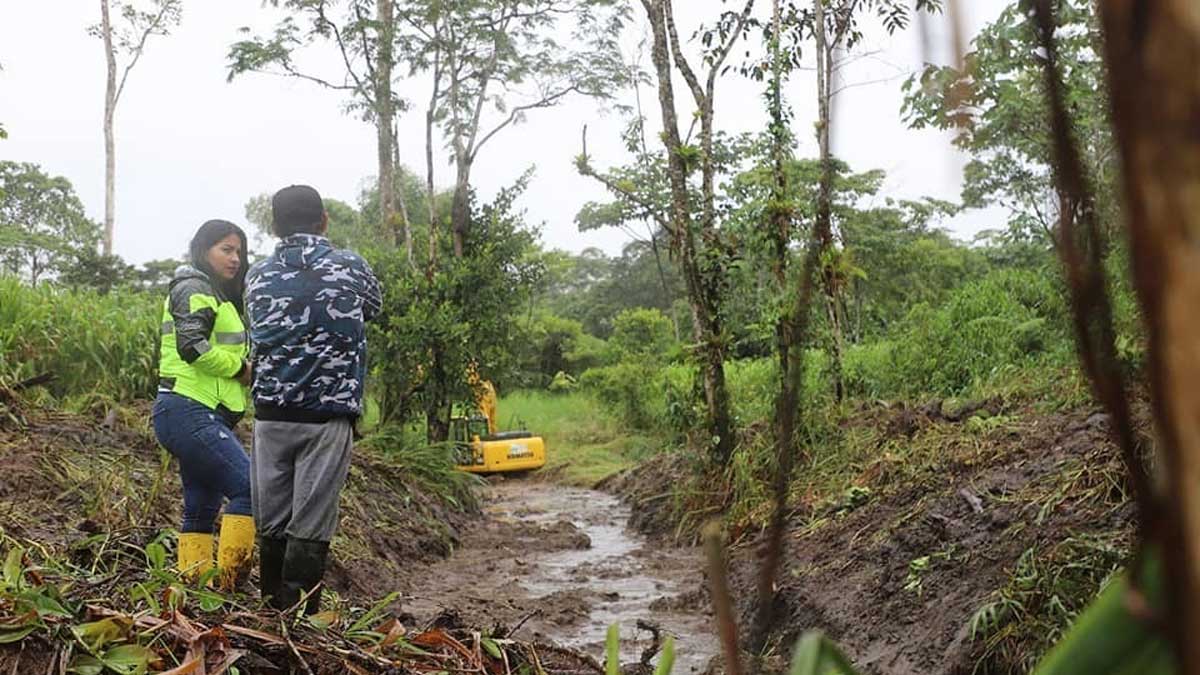 Prefectura continúa apoyando al sector agropecuario