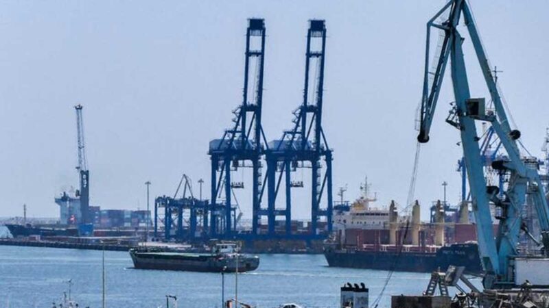 Putin está listo para facilitar exportaciones de granos sin restricciones desde los puertos de Ucrania: Kremlin