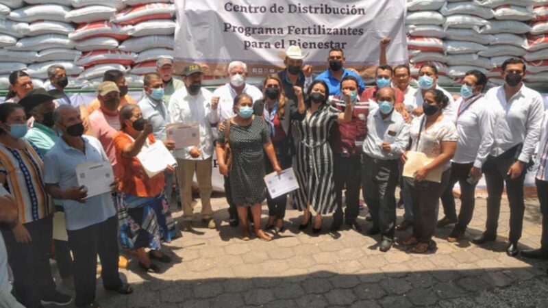 Se entrega fertilizante gratuito a productores de Guerrero