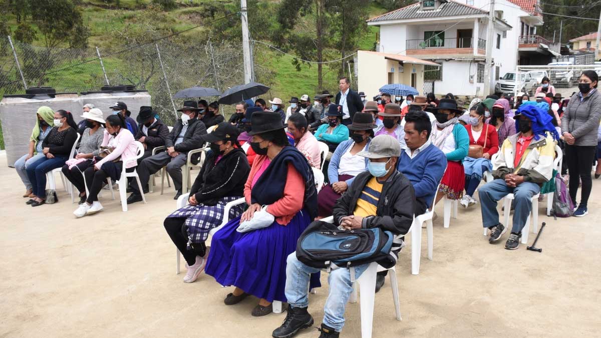 Se entregaron insumos a habitantes de la parroquia Zhidmad